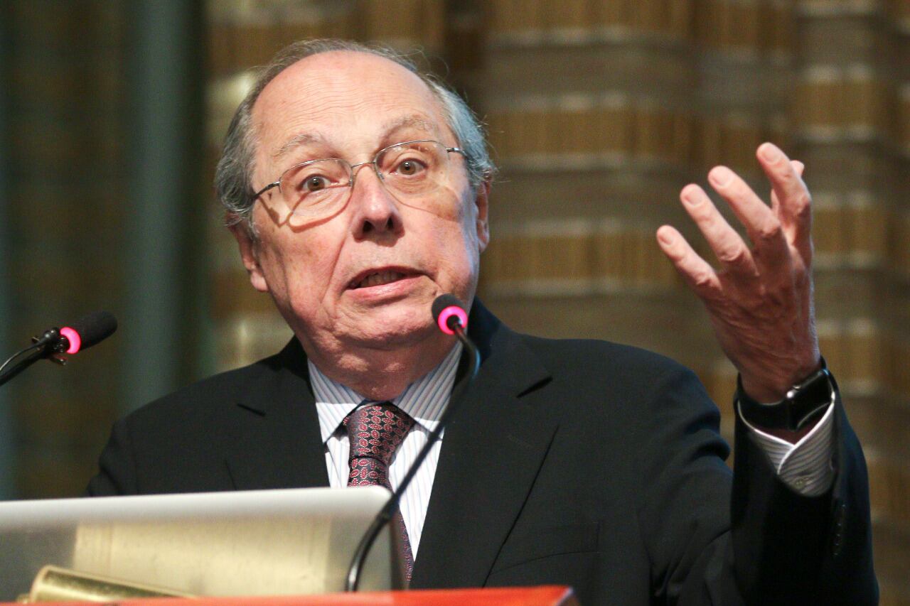 Guillermo Calvo no sabe cuántas reservas hay pero dice que son pocas.on de