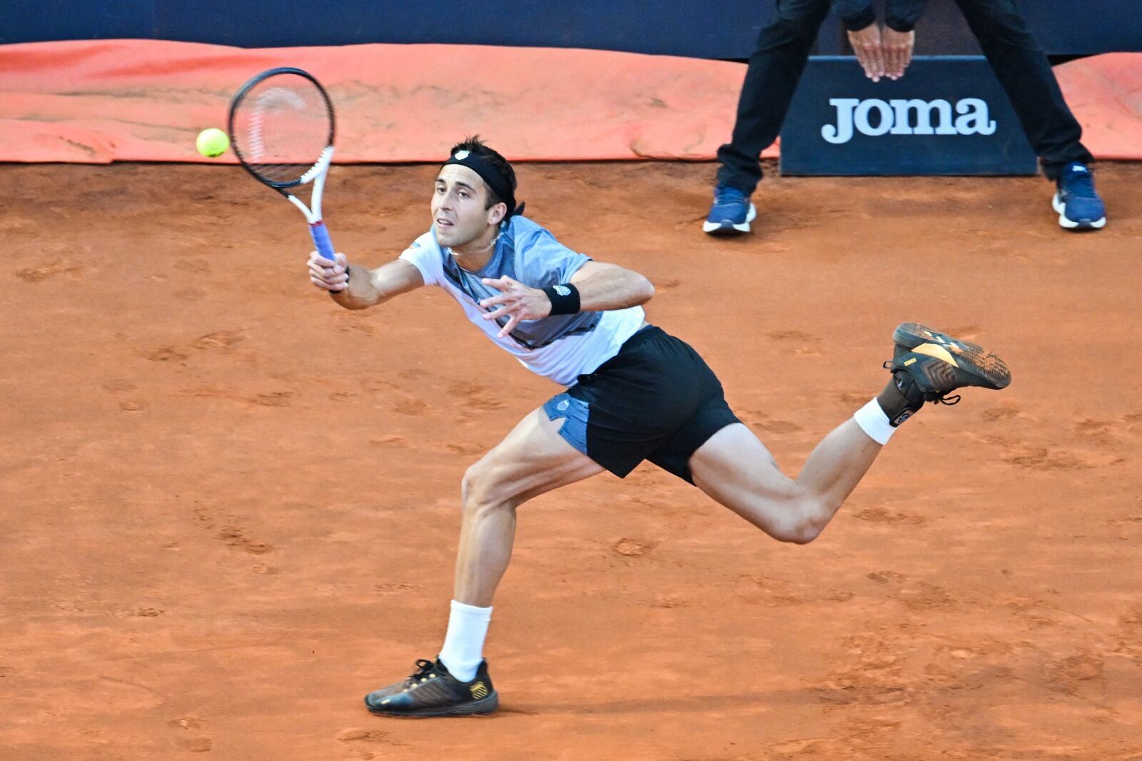 Tomás Etcheverry jugó un partidazo ante el histórico Novak Djokovic