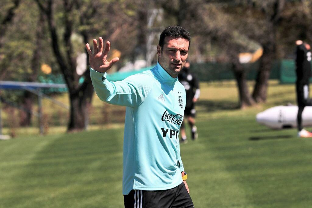 El DT argentino, elogioso con la Celeste.