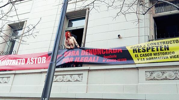 Los amparistas de Casco Histórico Protege colgaron un cartel anunciando la buena noticia en el barrio.