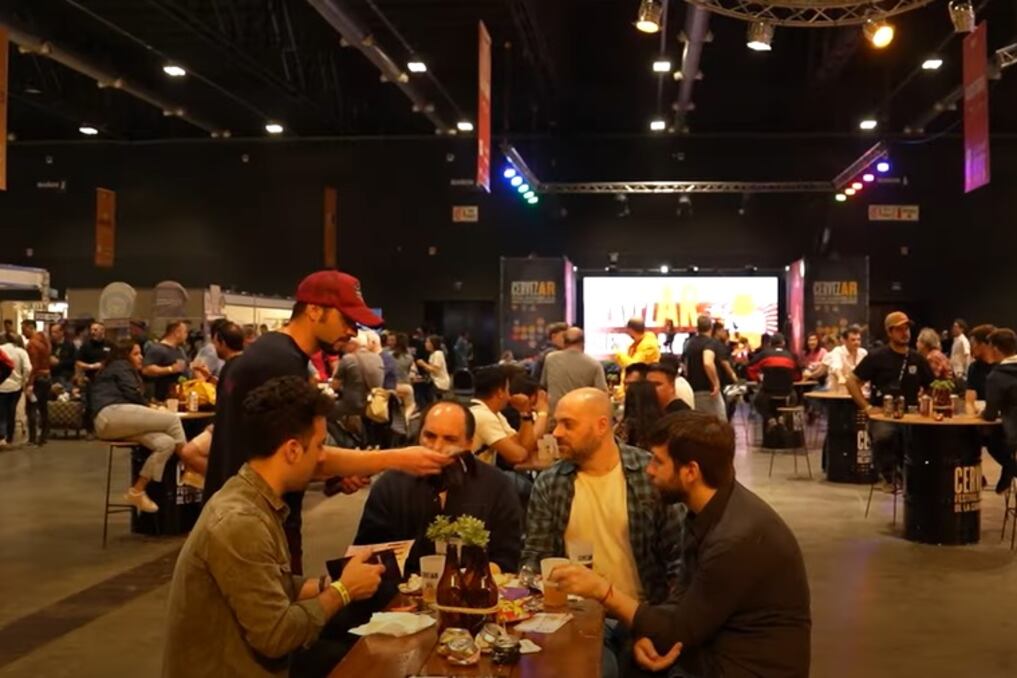 Del 15 al 17 de septiembre se realiza el Festival CervezAR 2023 en La Rural. Foto: Freepik