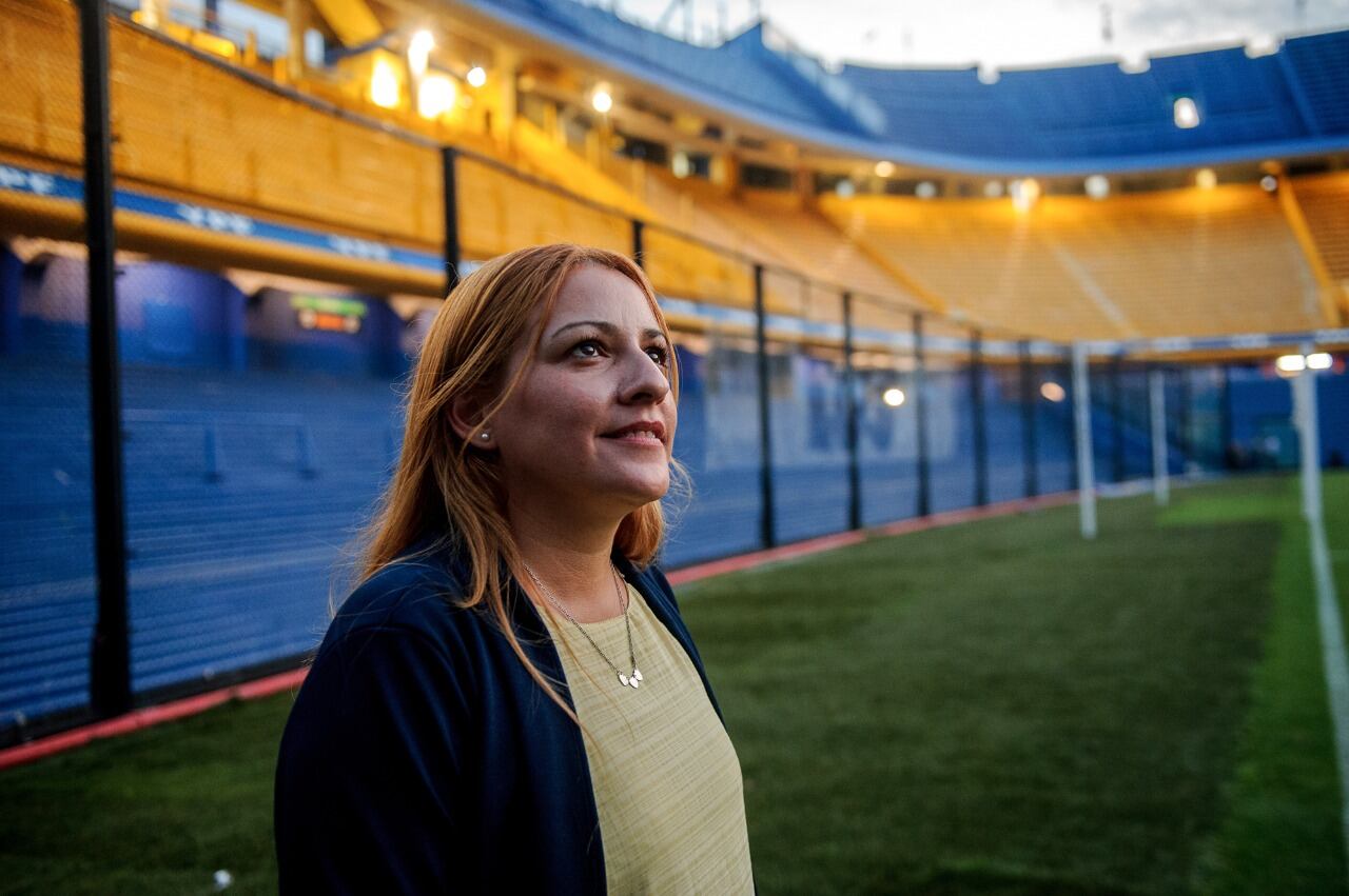 Adriana Bravo pasó de las tribunas a los despachos de la Bombonera