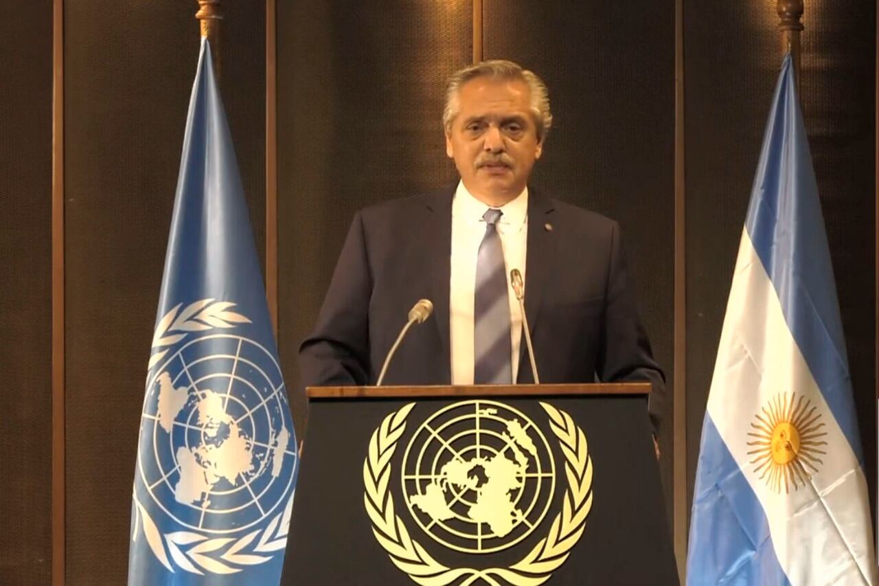 ¿No será ésta una oportunidad para barajar y dar de nuevo? ¿Volver a mezclar el mazo de naipes? empezó preguntándose el Presidente.