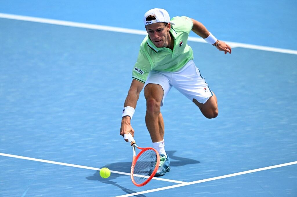 Schwartzman no sólo superó a Krajinovic, sino también a su calambres