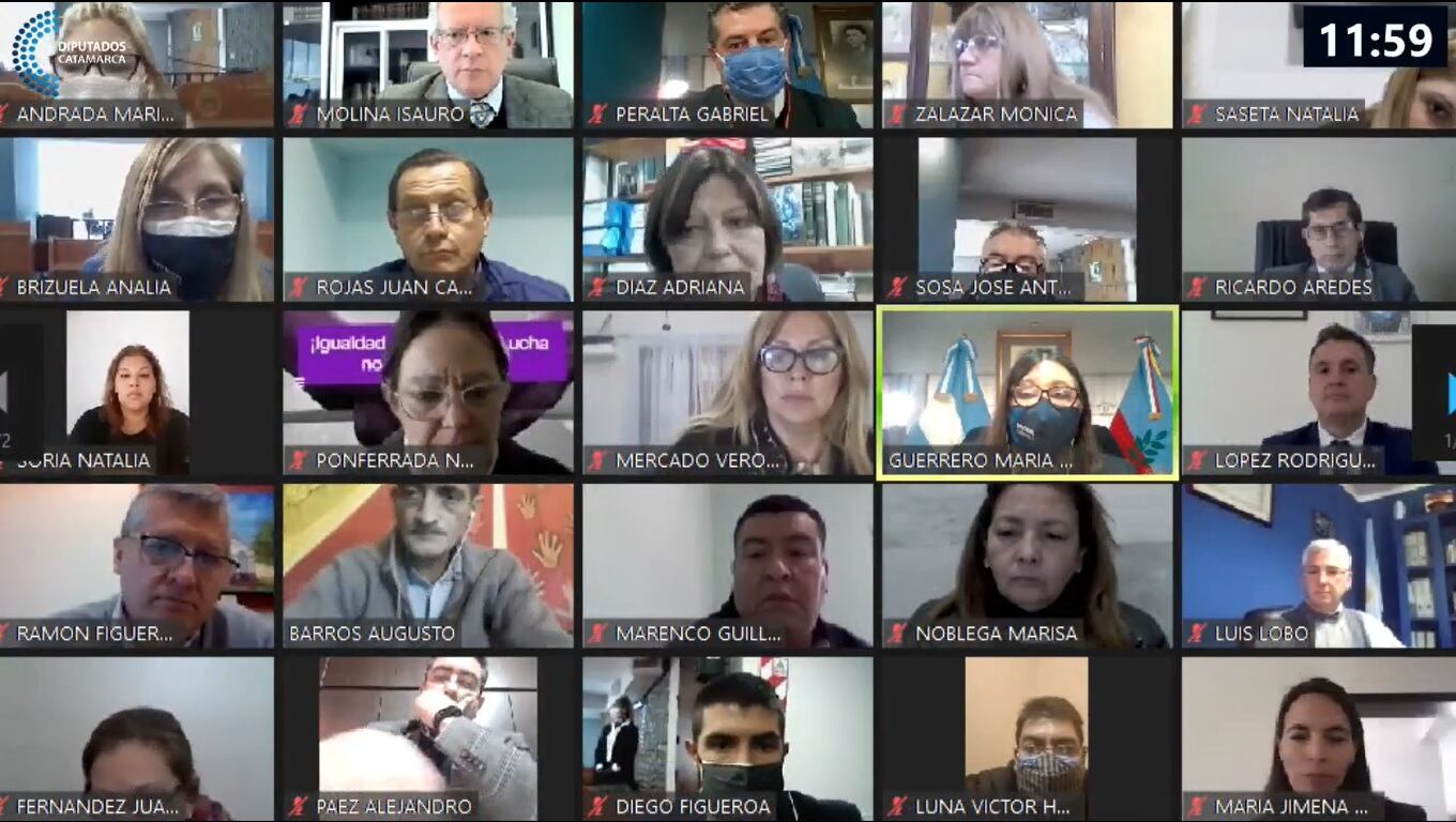 Diputados durante la última sesión parlamentaria.