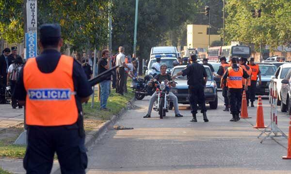 En medio de las casos de hostigamiento policial, Vidal refuerza la presencia policial en las calles.