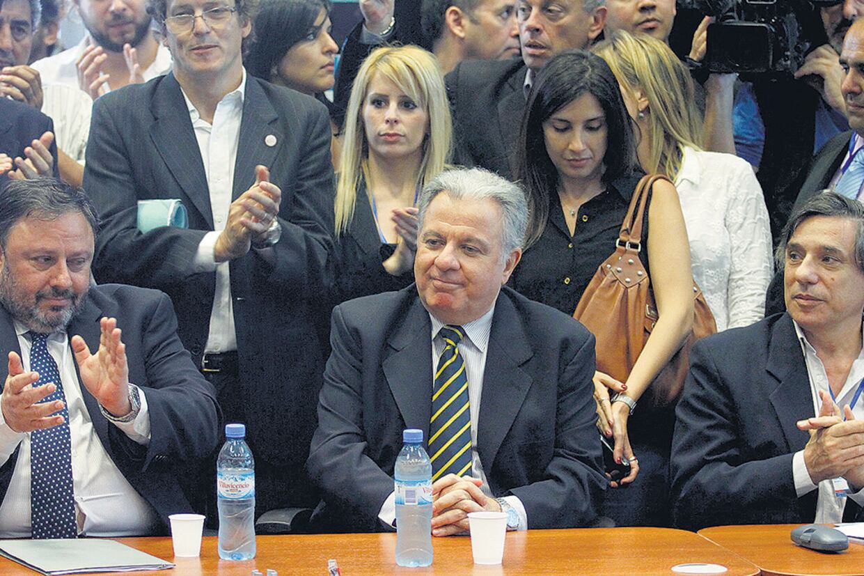 Alberto Barbieri fue elegido en 2013, en el Congreso, en medio de fuertes protestas.