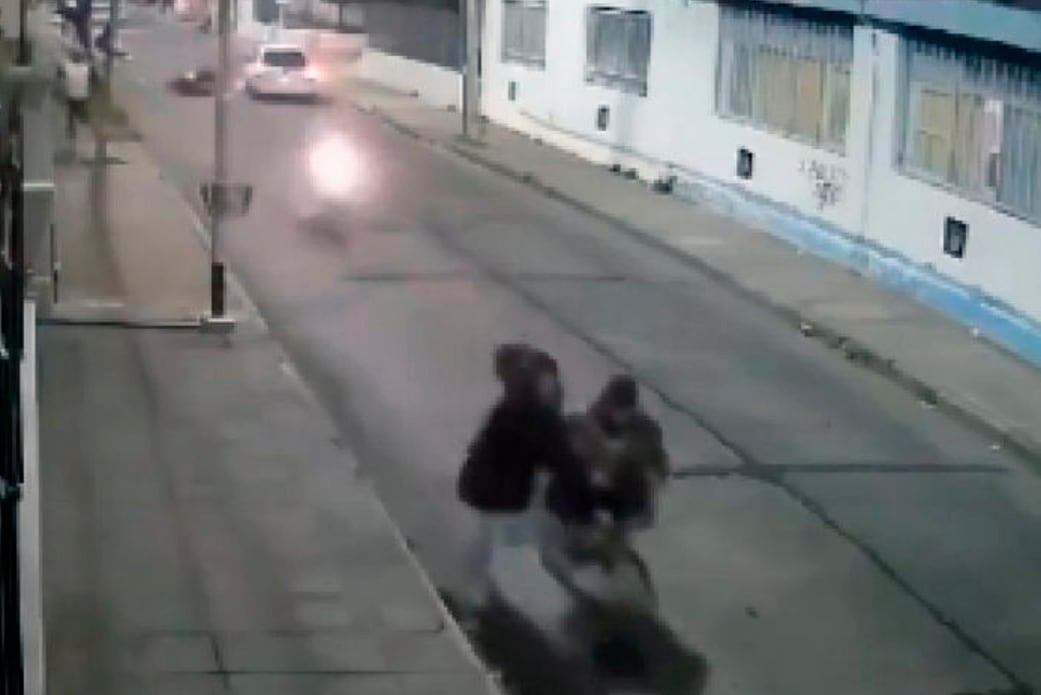 Bastián Escalante y su madre antes de ser baleado.