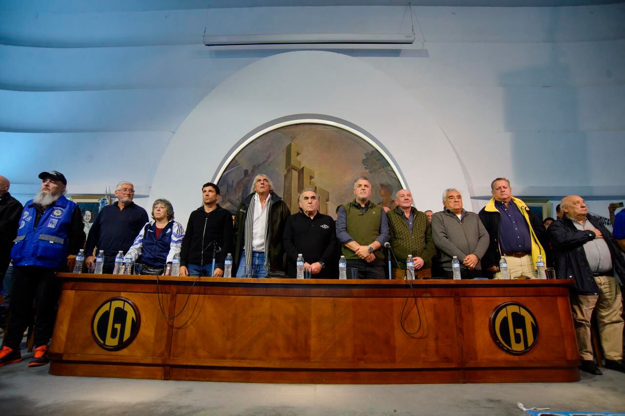 El consejo directivo de la CATT se reunió en la sede de la CGT.