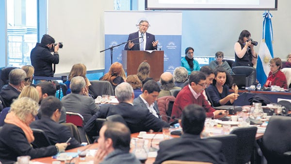 El ministro de Salud de la Nación, Adolfo Rubinstein, a favor del aborto con una presentación de datos sólida y fundamentada.