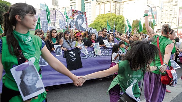La marcha coronó un nuevo paro de mujeres: el primero fue justamente por la muerte de Lucía.