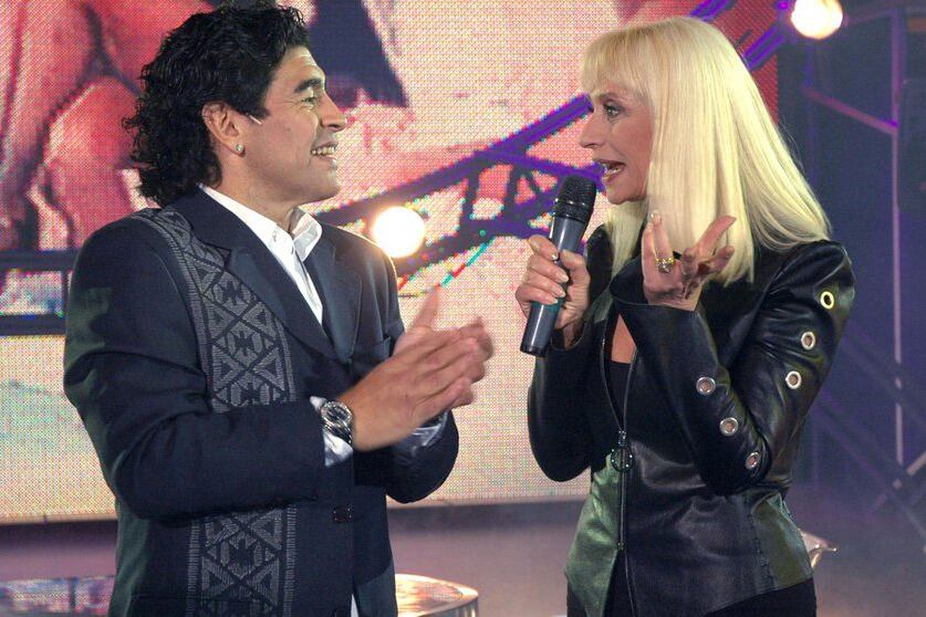 Rafaella Carrá visitó en 2005 a Diego Maradona en La Noche del 10.