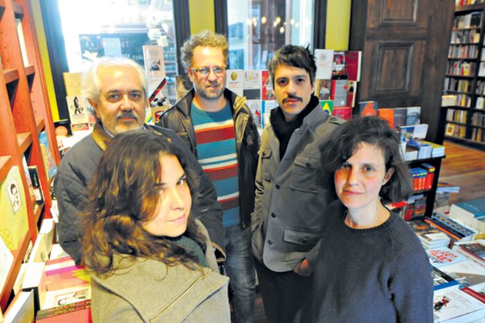 Clara Anich, Miguel Gaya (PEN), Marcelo Guerrieri, Enzo Maqueira y Guadalupe Faraj, integrantes del colectivo.