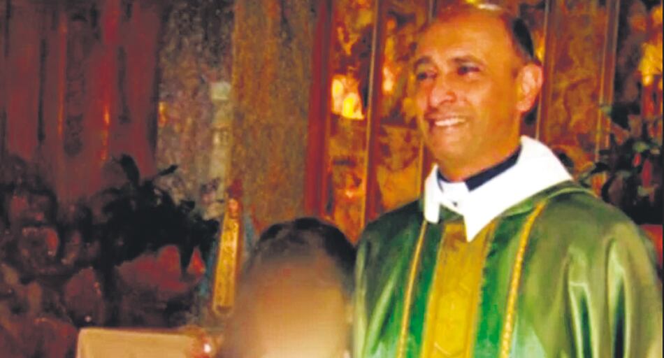 El investigado, Carlos Eduardo José, rechaza las acusaciones pero renunció al sacerdocio.