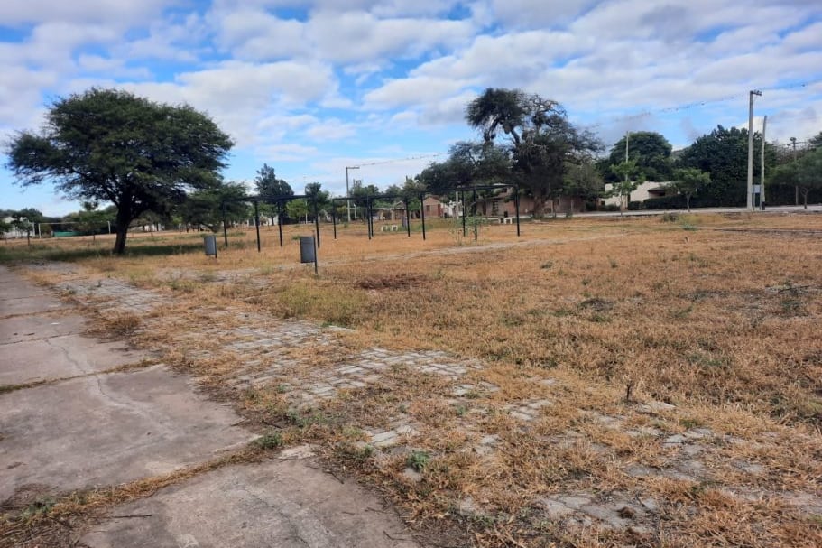 Así se encuentra la Plaza de la Familia en Coronel Moldes
