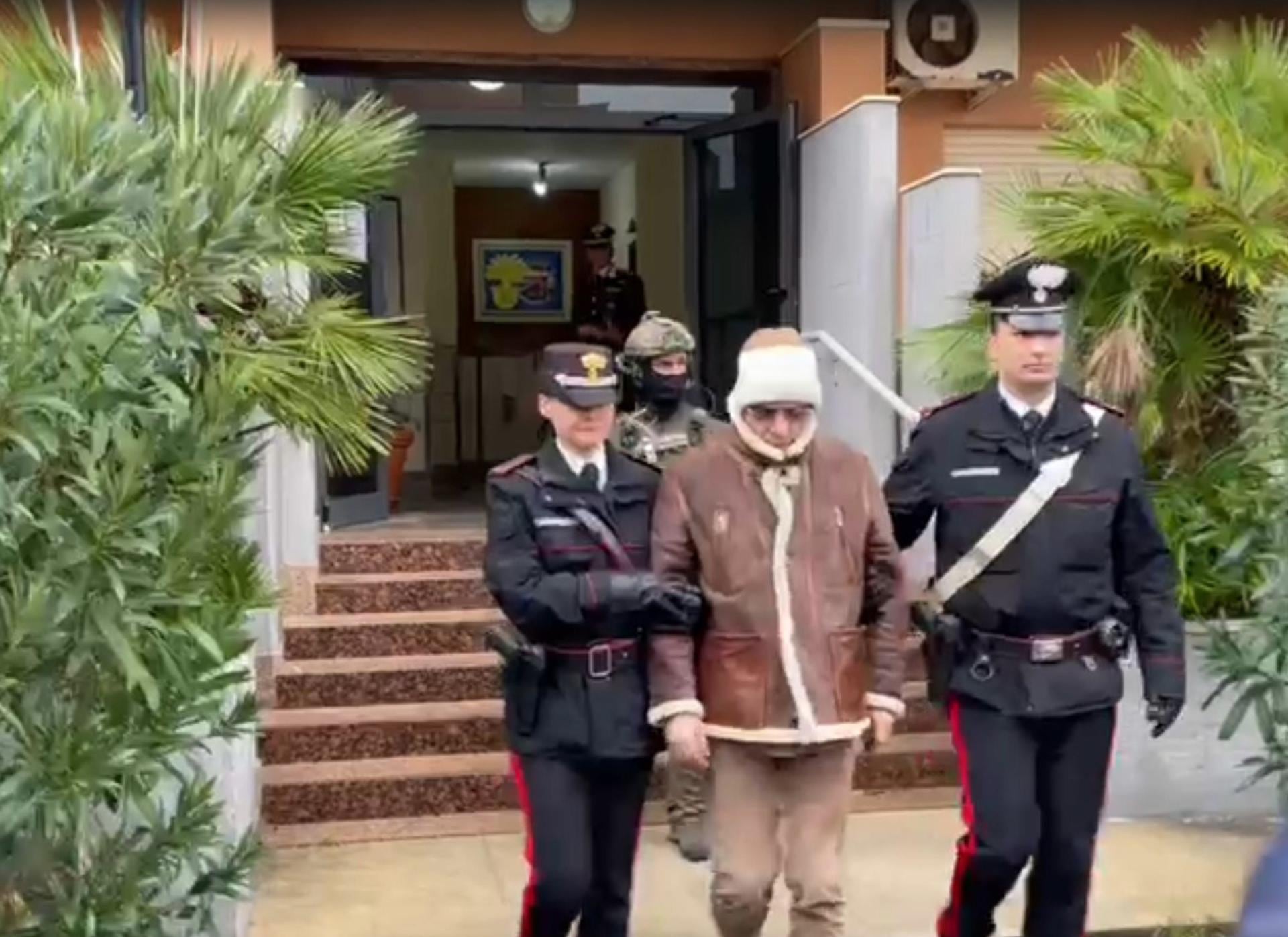 El capo de la Cosa Nostra fue arrestado dentro de una clínica privada de Palermo, Italia, donde trataba un cáncer. (Foto: EFE)