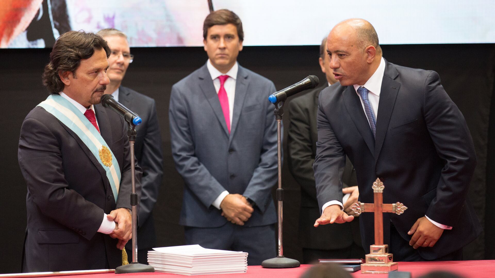 Dib Ashur jurando como ministro