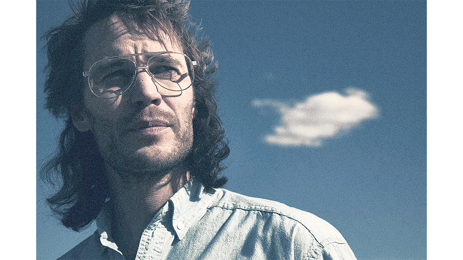 Taylor Kitsch en el papel de David Koresh, en la serie emitida por el canal Paramount.