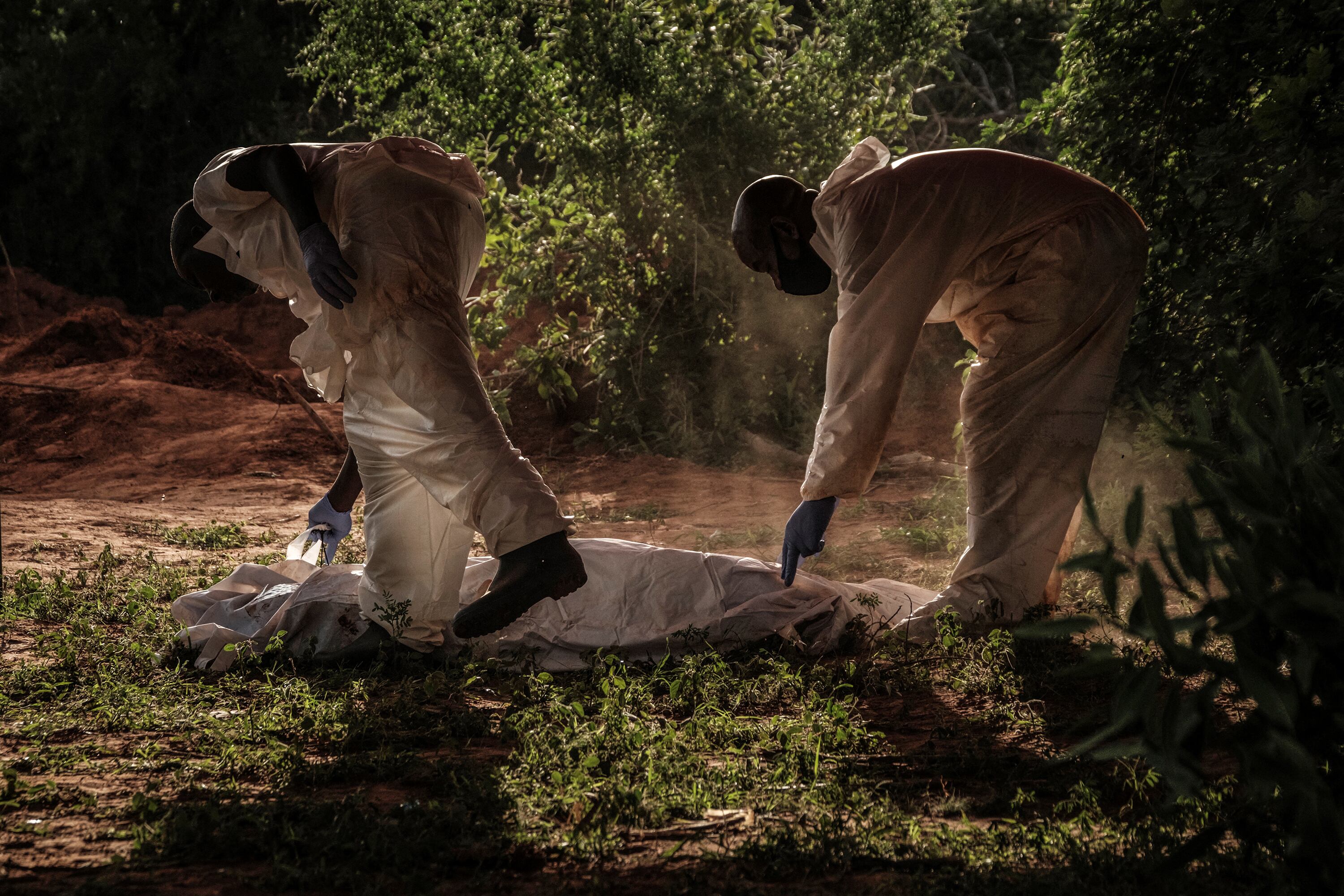 Los 403 cuerpos fueron encontrados en el bosque de Shakahola, en la zona costera de Kenia.
