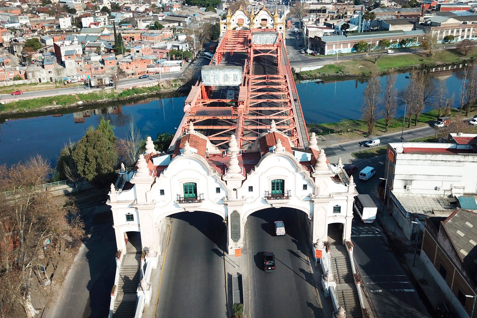 El puente Alsina une Pompeya con Lanús y fue una de las obras realizadas por Vialidad Nacional.