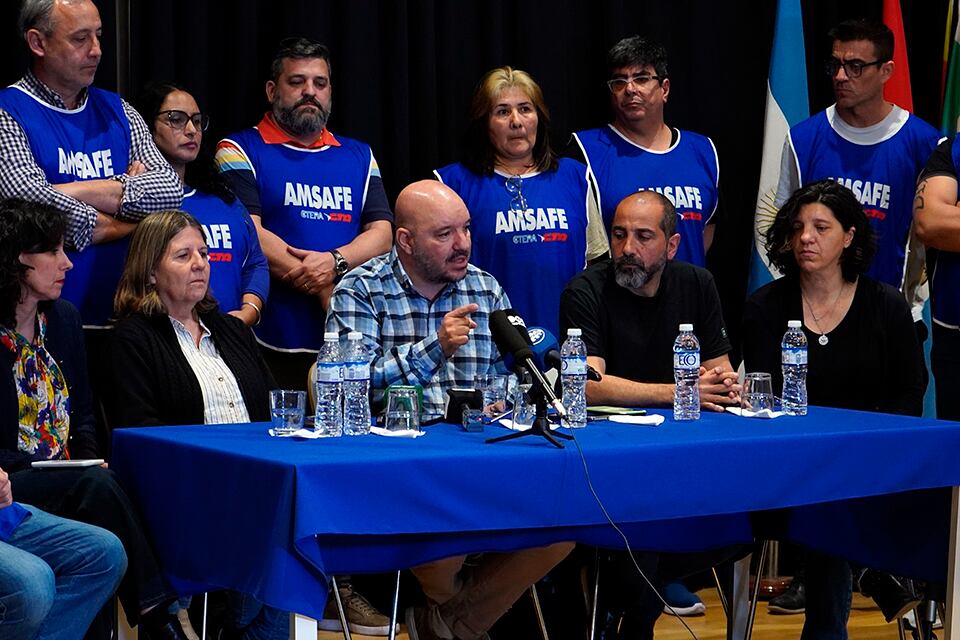 Alonso: "Hubo descuentos de entre 100 y 400 mil pesos".