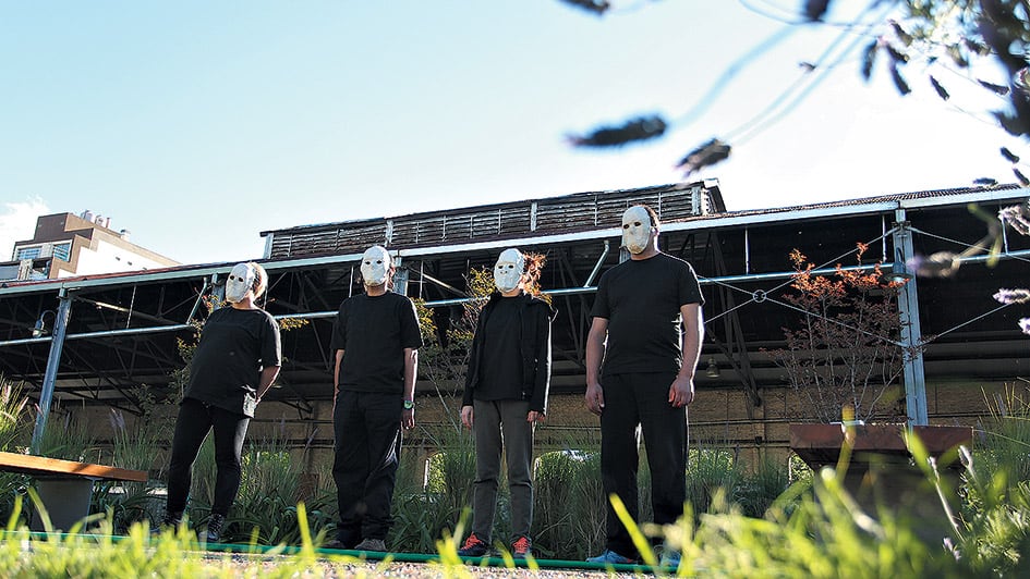 Sin reserva tiene 55 escenas y alrededor de 60 artistas.