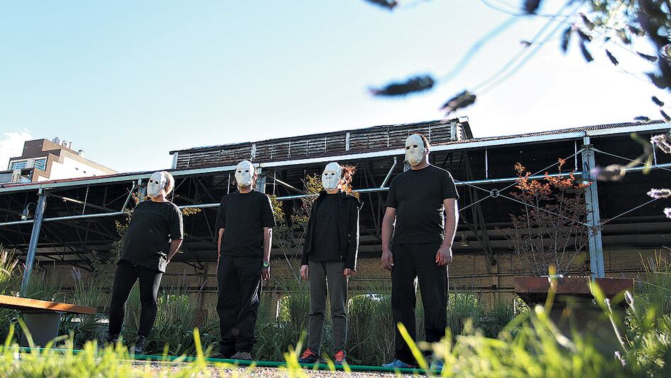 Sin reserva tiene 55 escenas y alrededor de 60 artistas.