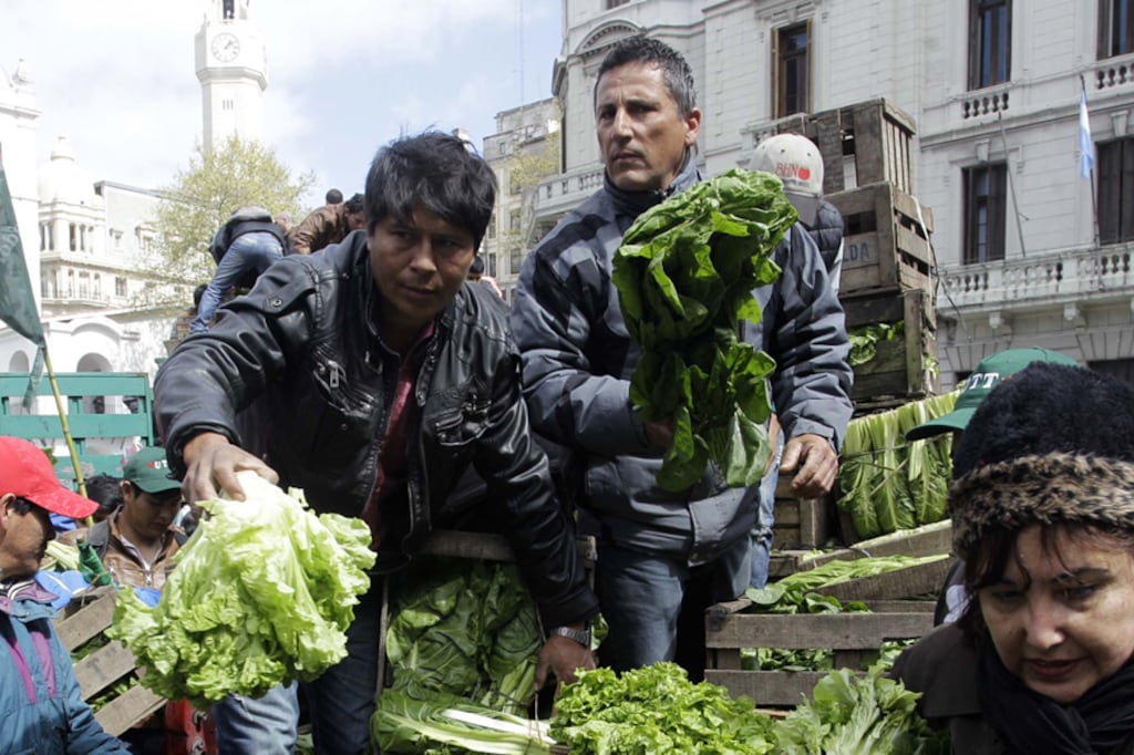 La Unión de Trabajadores de la Tierra presentará una denuncia ante el Inadi por considerar que la reglamentación es discriminatoria.