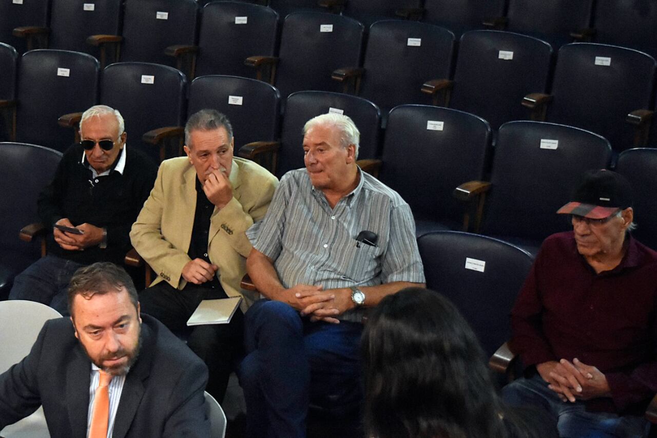 La imagen del inicio al juicio: Los acusados Aceituno, Curzio, Forcelli y Pallero.