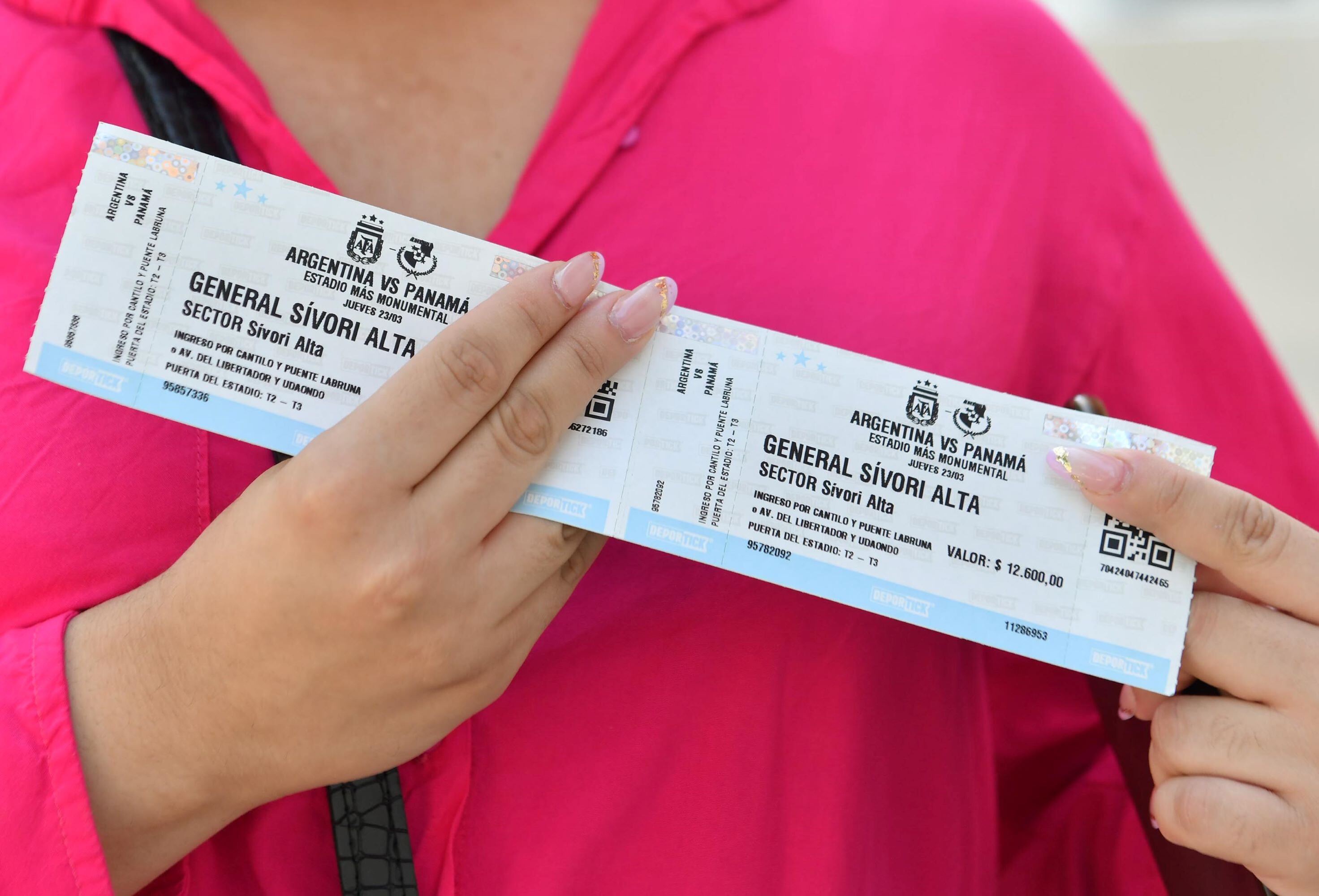 Milei quiere despenalizar la reventa de entradas deportivas e impide limitar los precios.