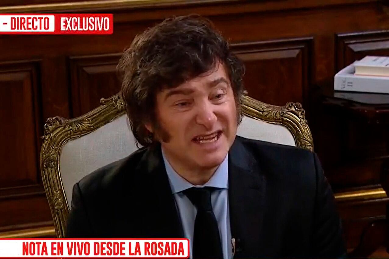 Javier Milei patinó en vivo desde la Rosada.