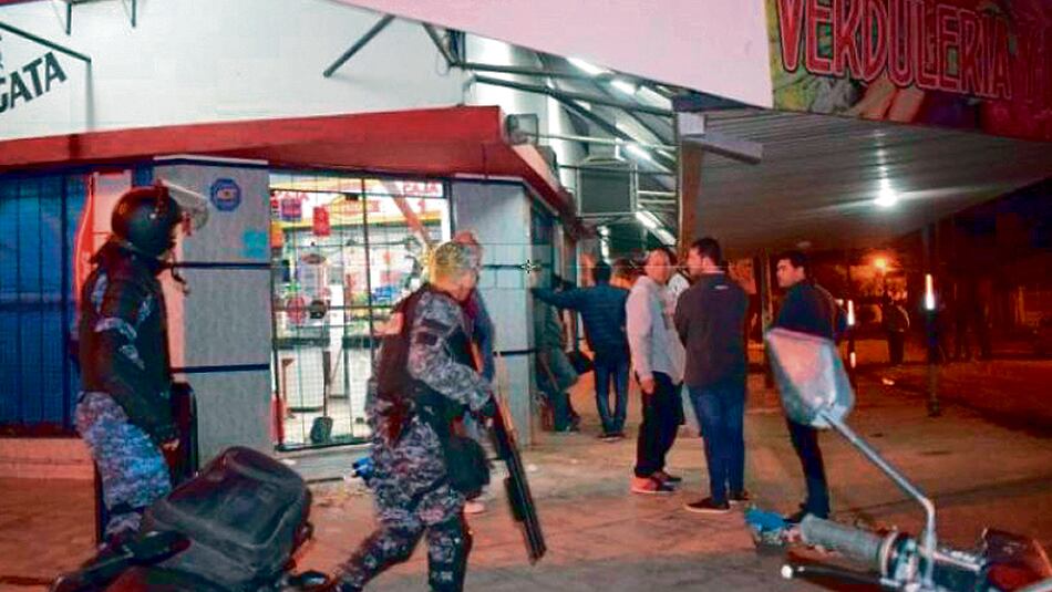 El lunes por la noche, en la localidad chaqueña de Sáenz Peña, hubo intentos de saqueo, tiros, corridas y gritos.