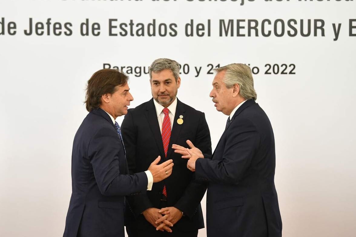 Luis Lacalle Pou, Mario Abdo Benítez y Alberto Fernández.