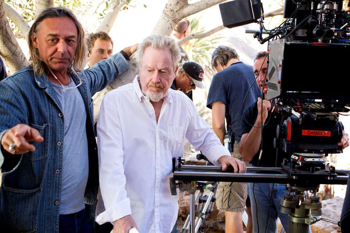 El director de fotografía de origen polaco Dariusz Wolski (izq.) junto a Ridley Scott.