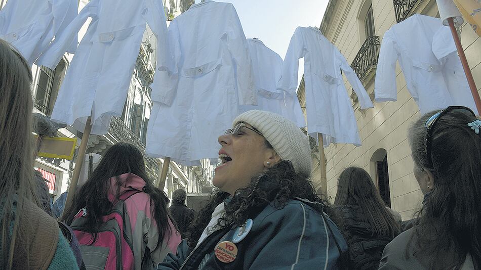 Los docentes organizaron medidas de fuerza en coordinación con trabajadores estatales.