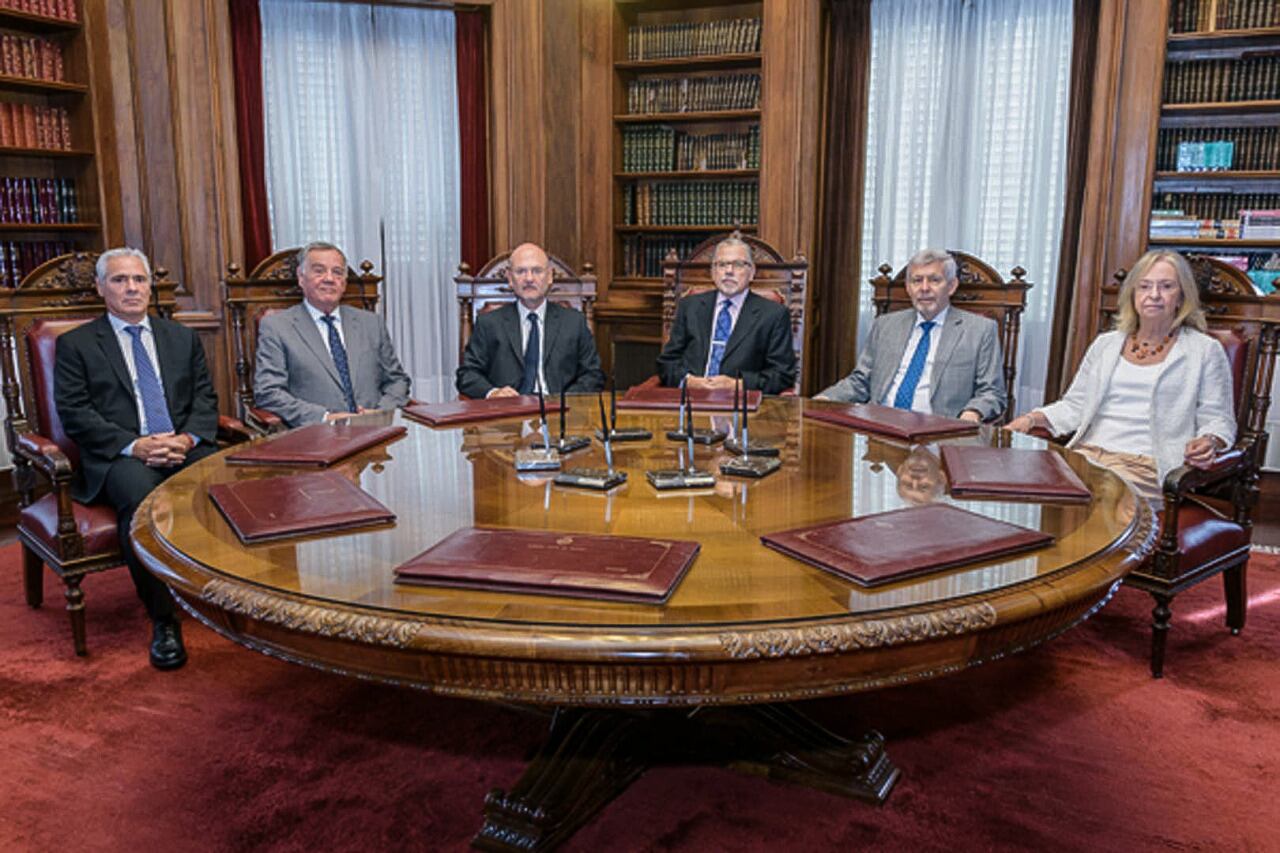 La Suprema Corte bonaerense no revocó ni anuló el fallo de la Cámara de Casación que firmó el juez Víctor Violini, sino que ordenó "reencauzar" dos capítulos de aquella resolución, los números IV y V.