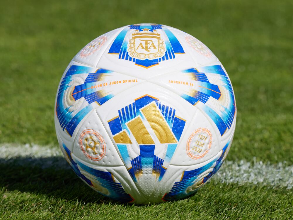 Balón de juego del fútbol argentino