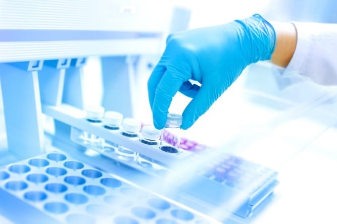 Los exámenes de esta nueva vacuna coinciden con el aumento de los contagios en varios países europeo. Foto: EMA.