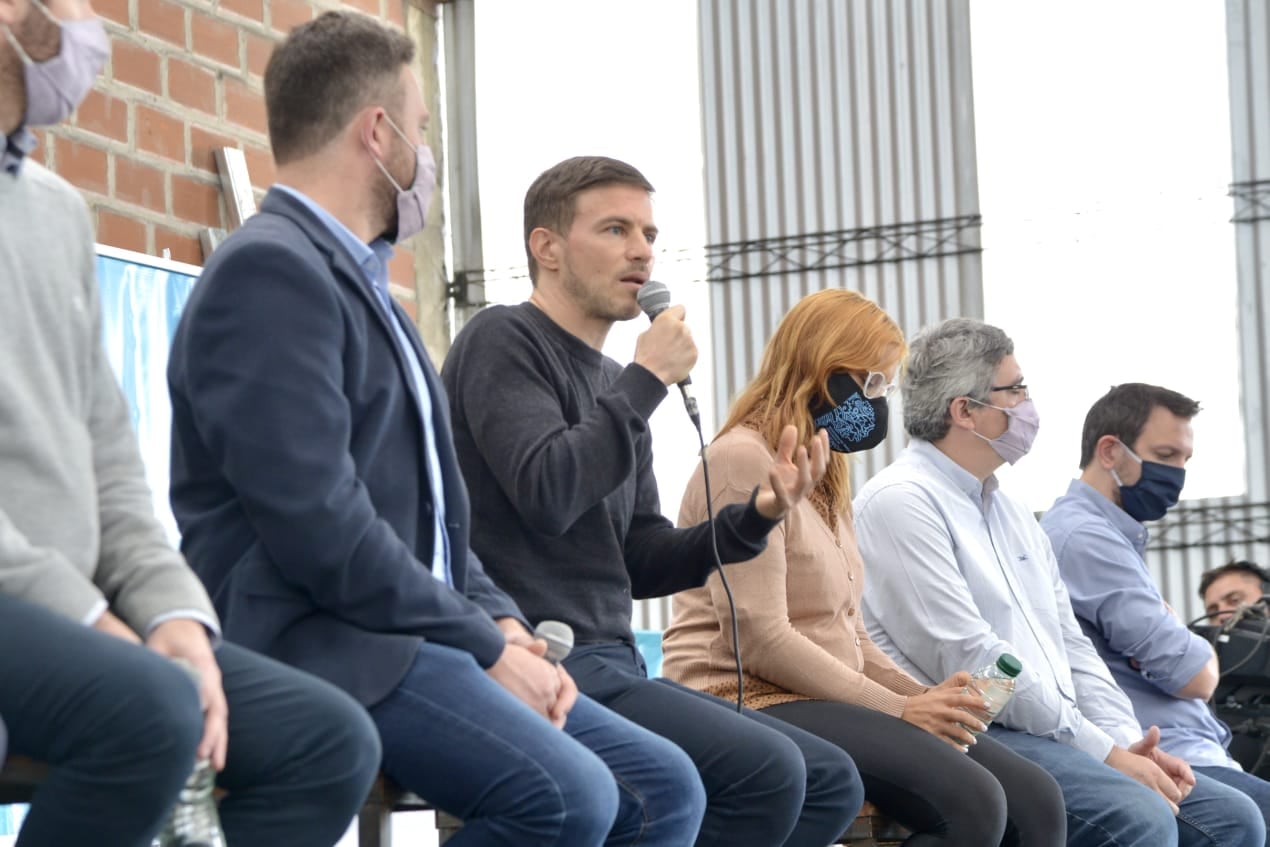 El ministro Augusto Costa encabezó el anuncio del programa de reactivación.