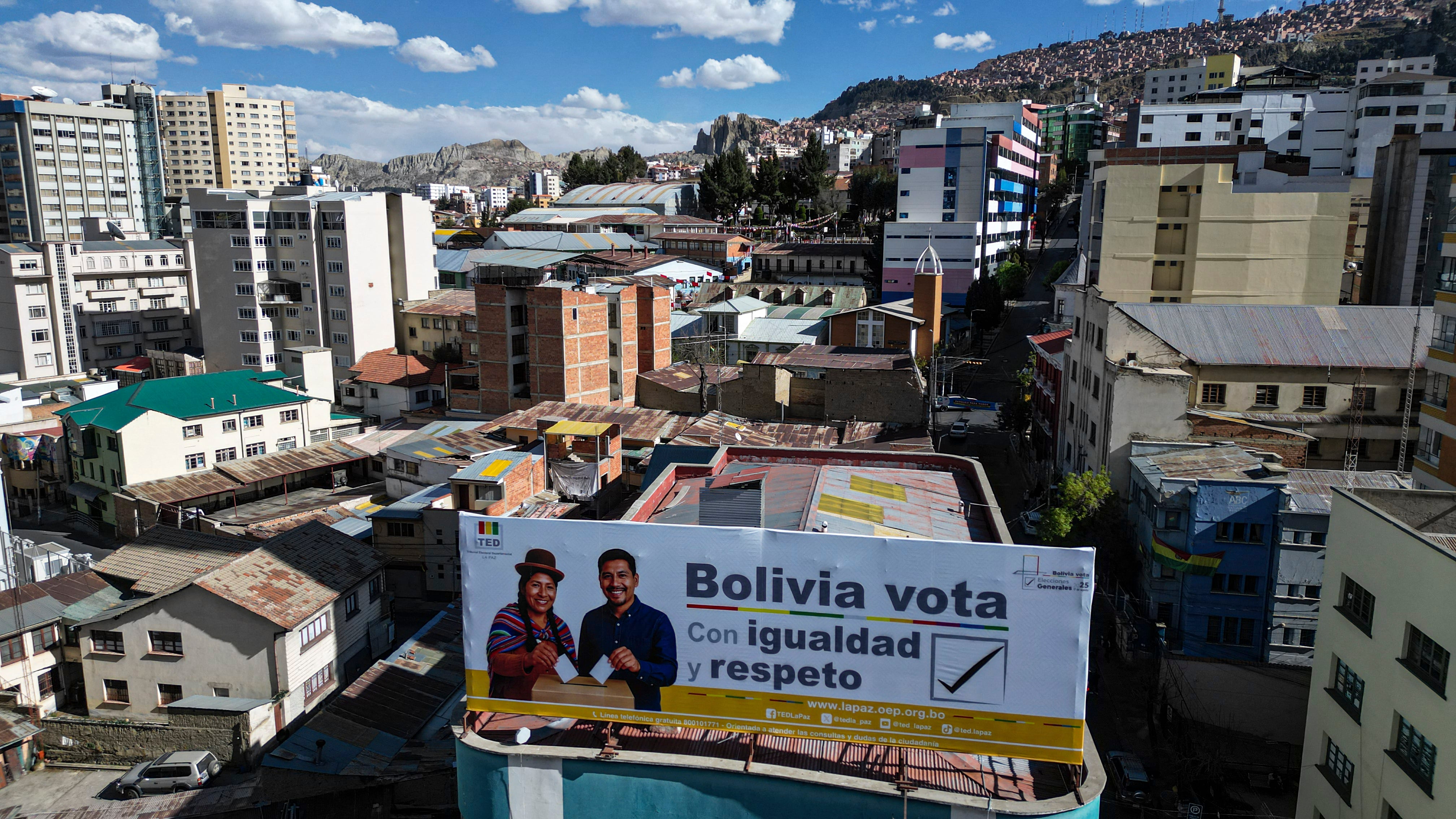 Crisis económica con clima electoral en La Paz.