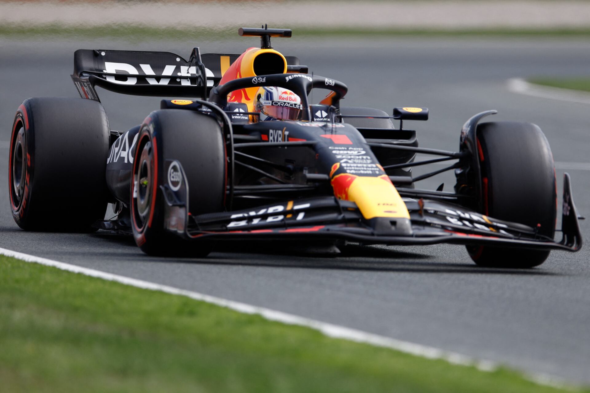 El Red Bull de Max Verstappen durante la prueba libre de hoy. 