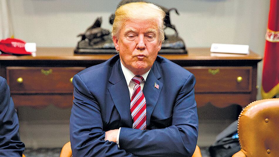 Trump volvió a acusar a los medios de publicar información falsa sobre la trama rusa.