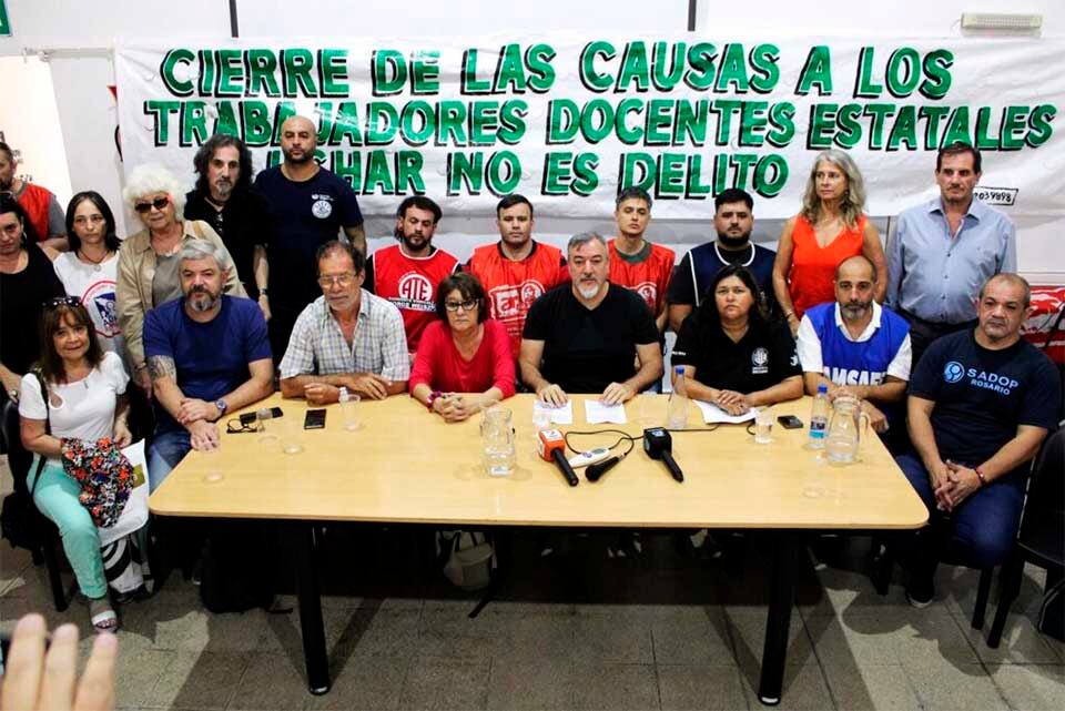 Dirigentes nacionales y locales de distintos gremios exigieron que se cierre la causa. 