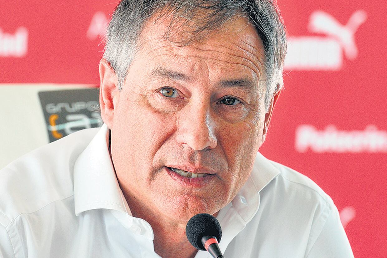 “El desafío de este semestre será ser competitivos”, afirmó Holan.