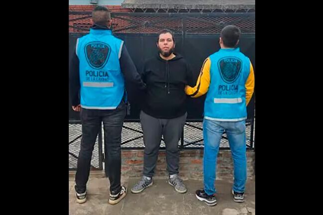 Guzmán, prófugo desde hace diez semanas, fue detenido en Moreno.