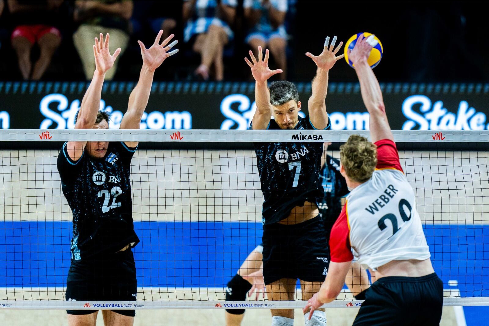 El alemán Weber ataca sobre el bloqueo de Palonsky