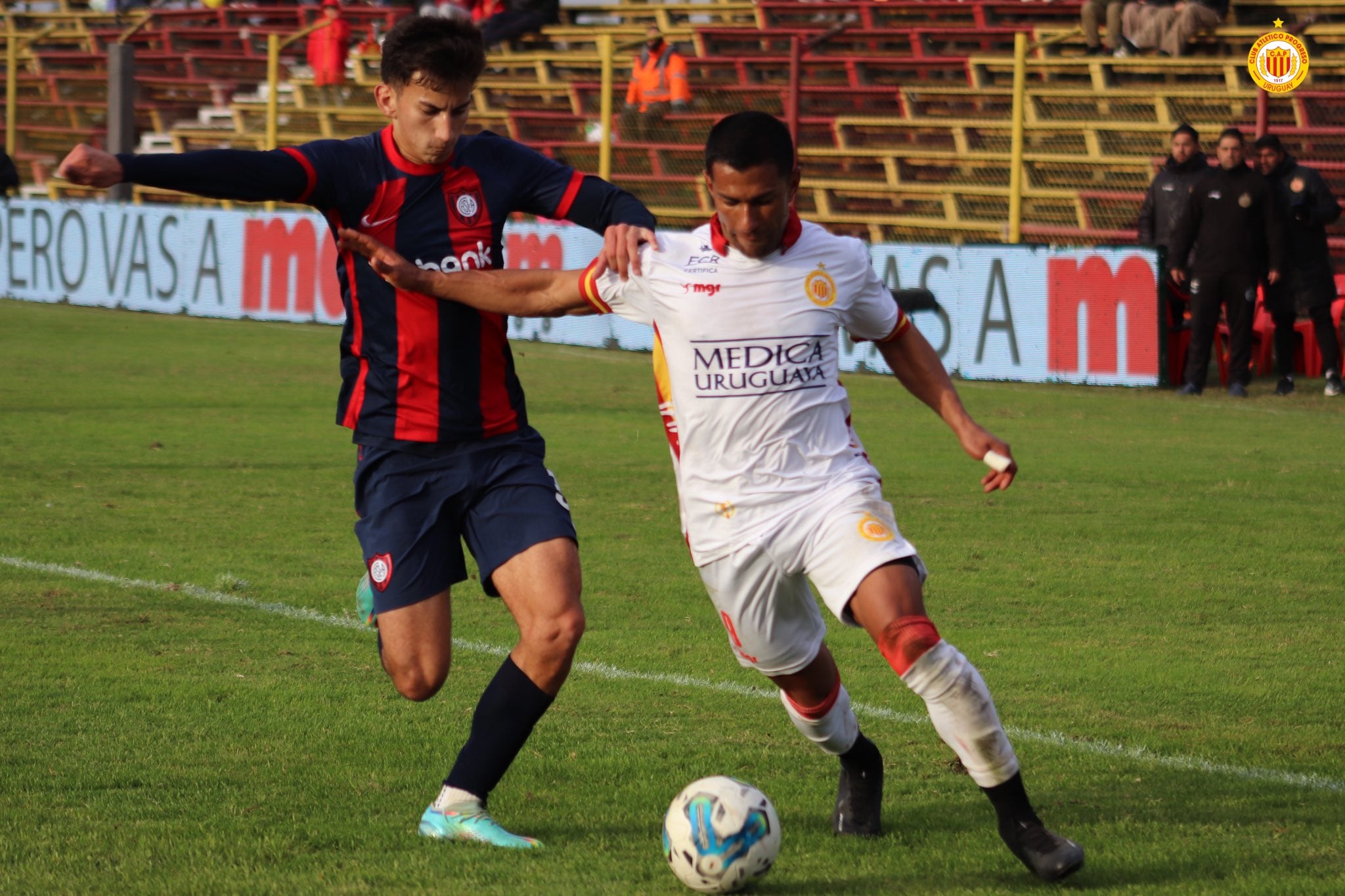 El defensor Daniel Herrera, uno de los tantos pibes de San Lorenzo ante Progreso.