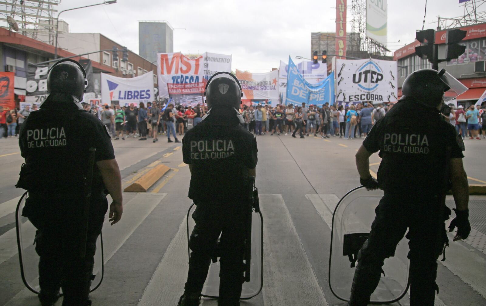 Hubo represión en Puente Saavedra y Puente Pueyrredón