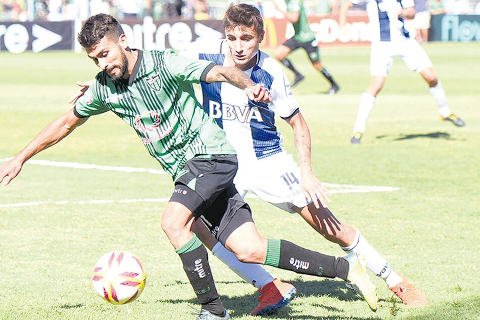 Huracán entró a la Sudamericana al vencer a Atlético Tucumán.