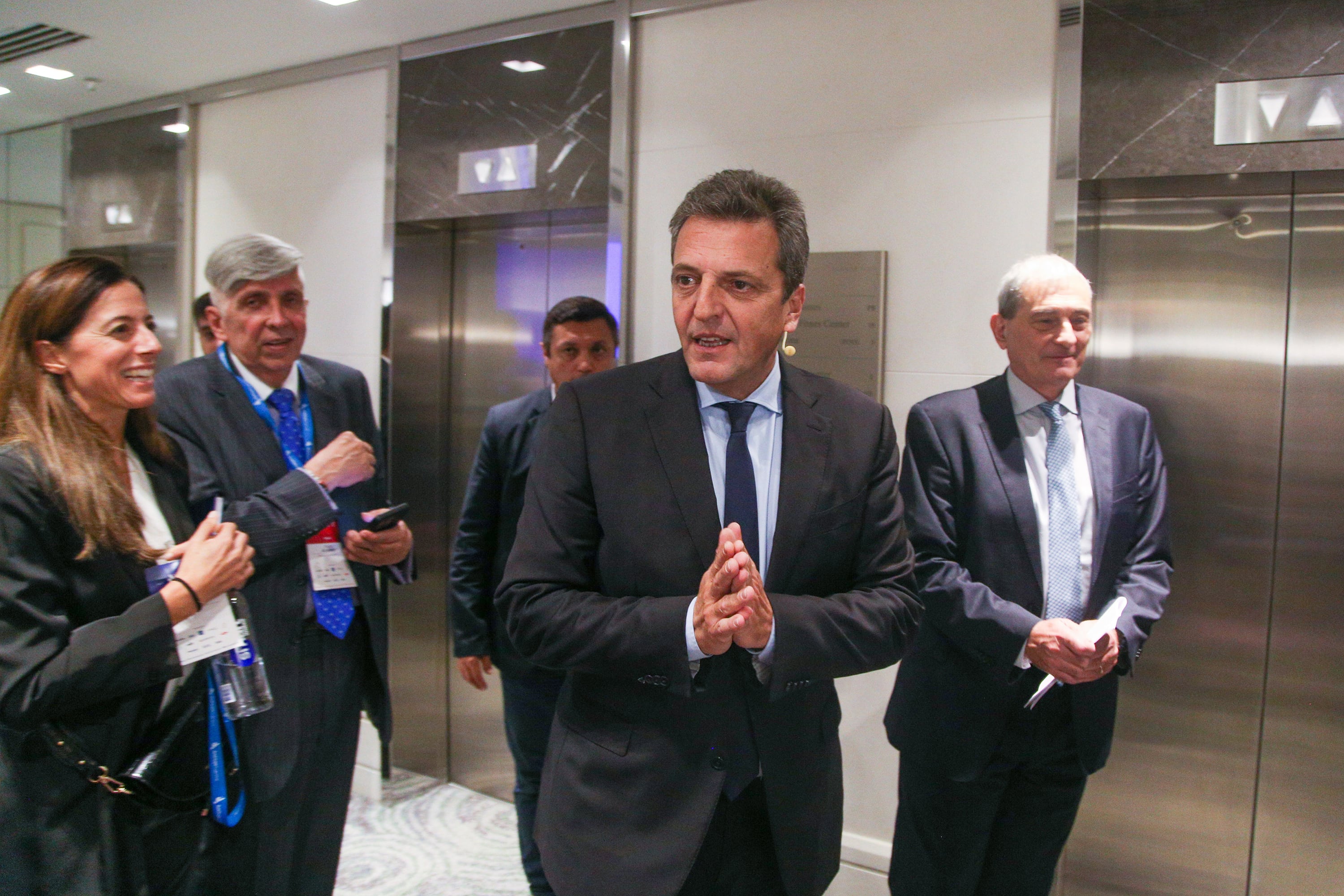 El ministro de Economía rindió examen en Amcham.
